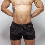 Short Negro con piedras