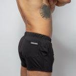 Short Negro con piedras