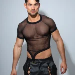 Camiseta Mesh con aro de metal